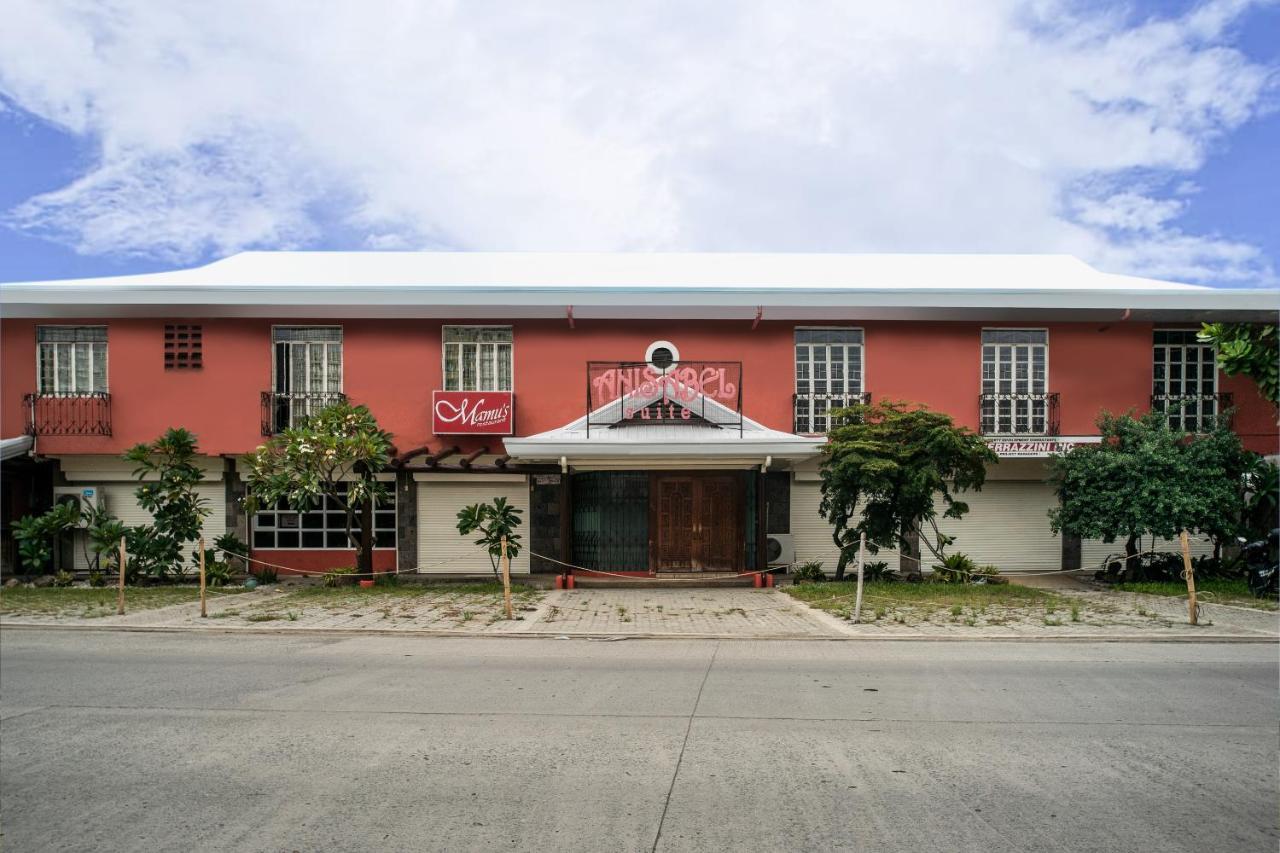 Oyo 579 Anisabel Suites Davao Stadt Exterior foto